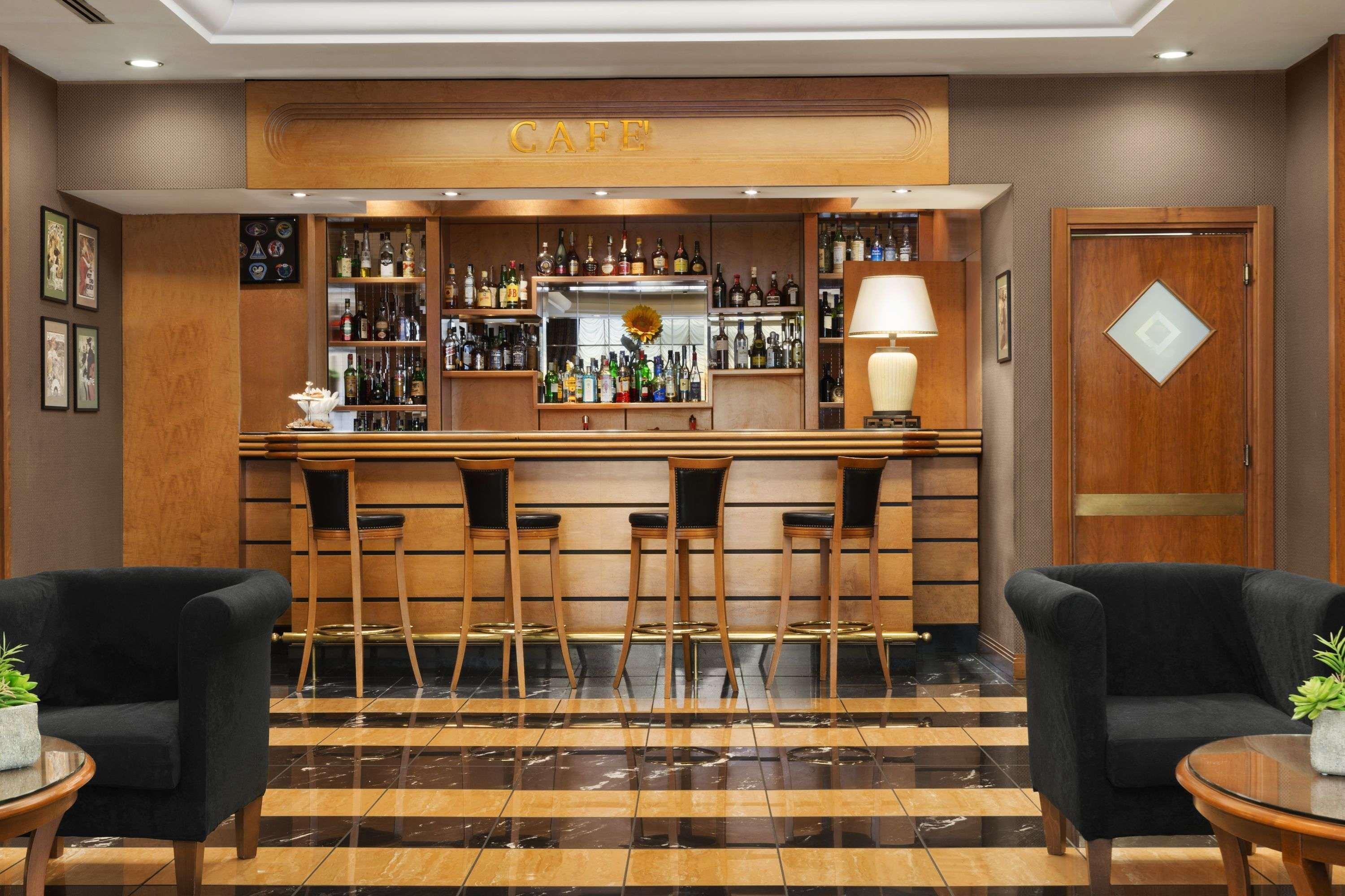 华美达（Wyndham Napoli）