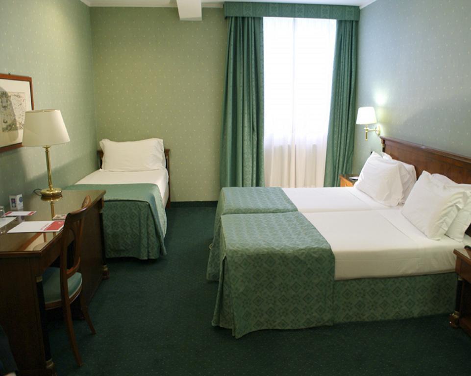 Wyndham Napoli华美达酒店