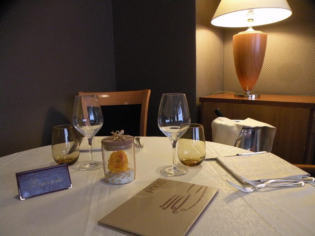 Wyndham Napoli华美达酒店