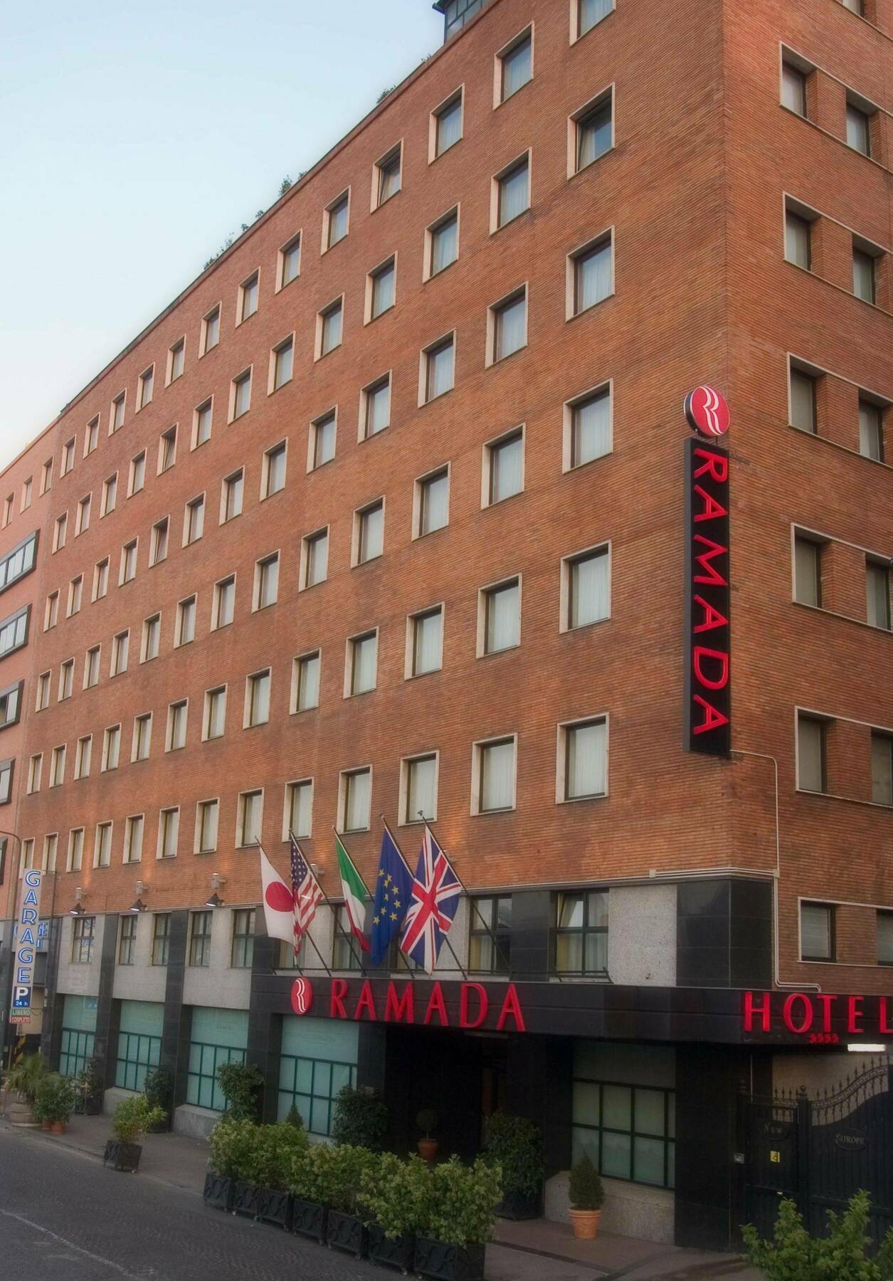 华美达（Wyndham Napoli）