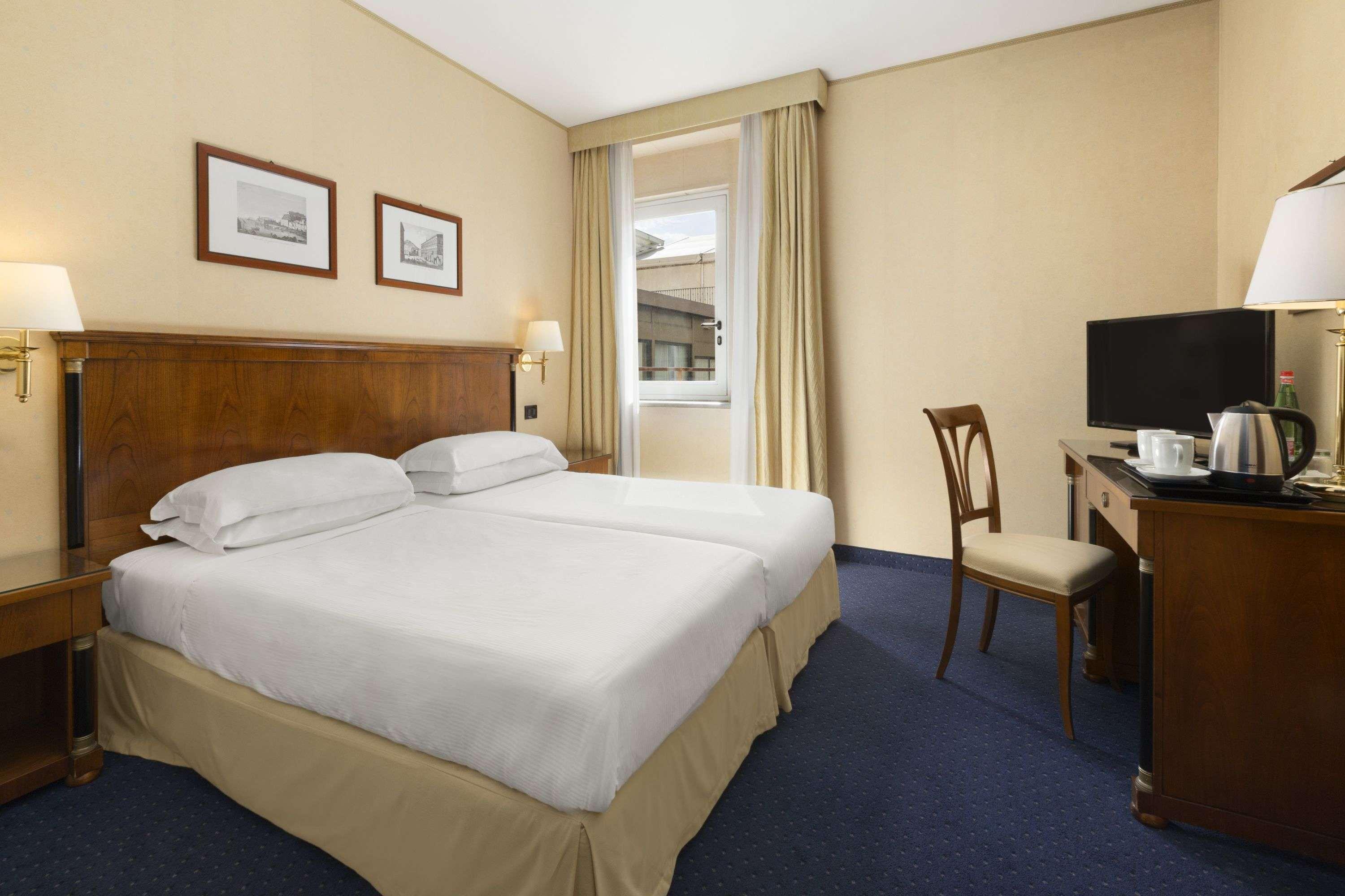 Ramada By Wyndham 4* Neapel