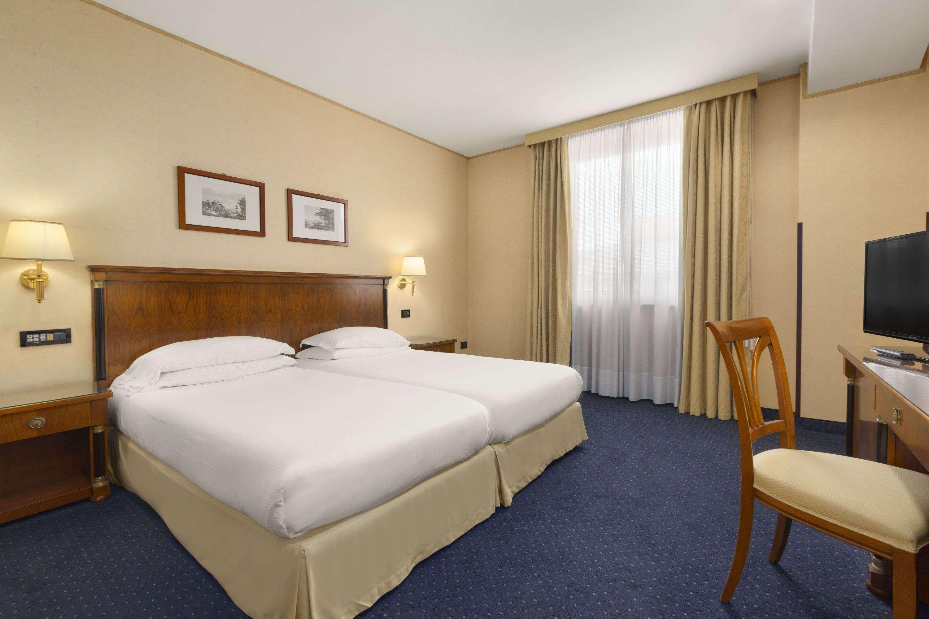 Ramada By Wyndham 4* Neapel