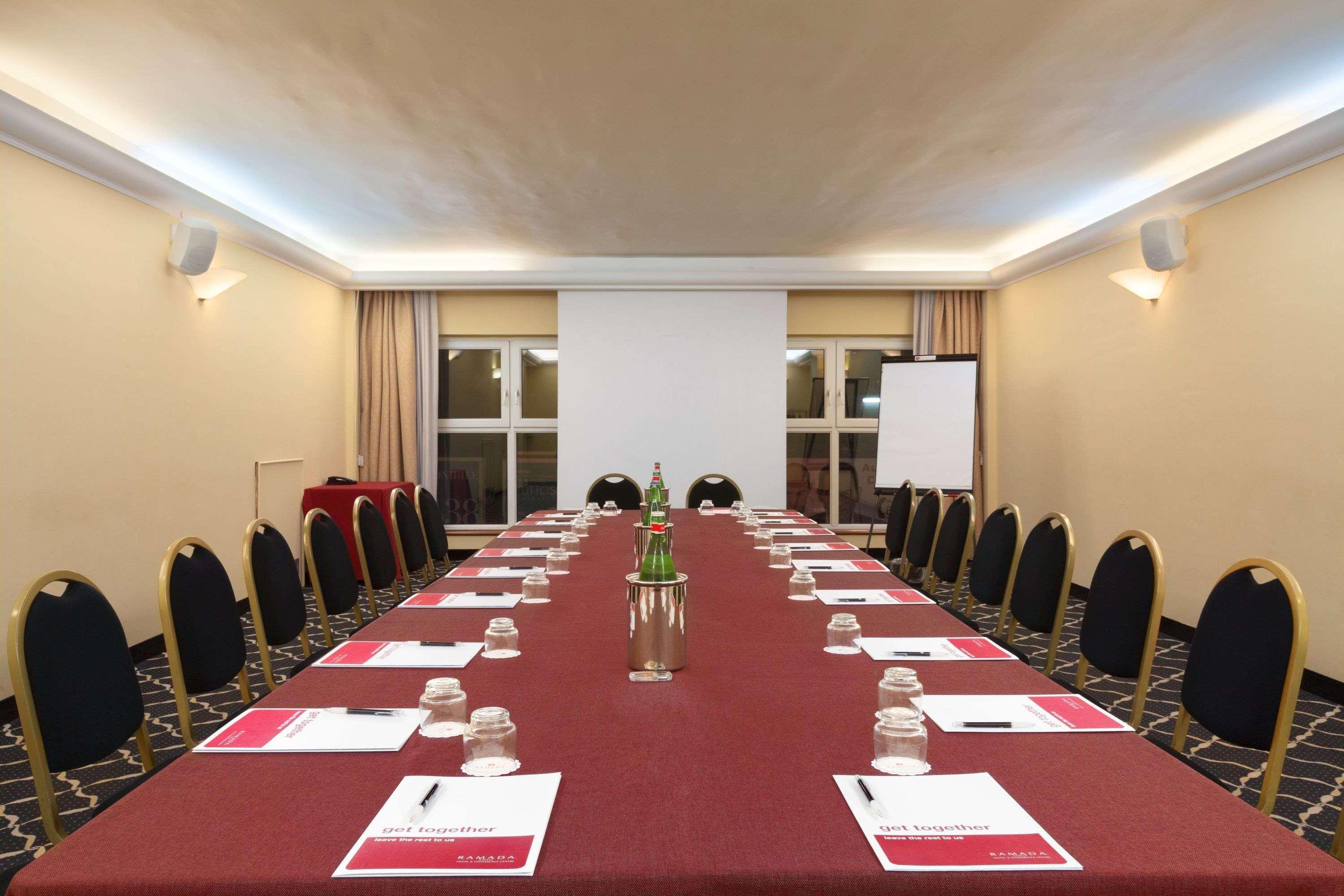 Ramada By Wyndham 4* Neapel