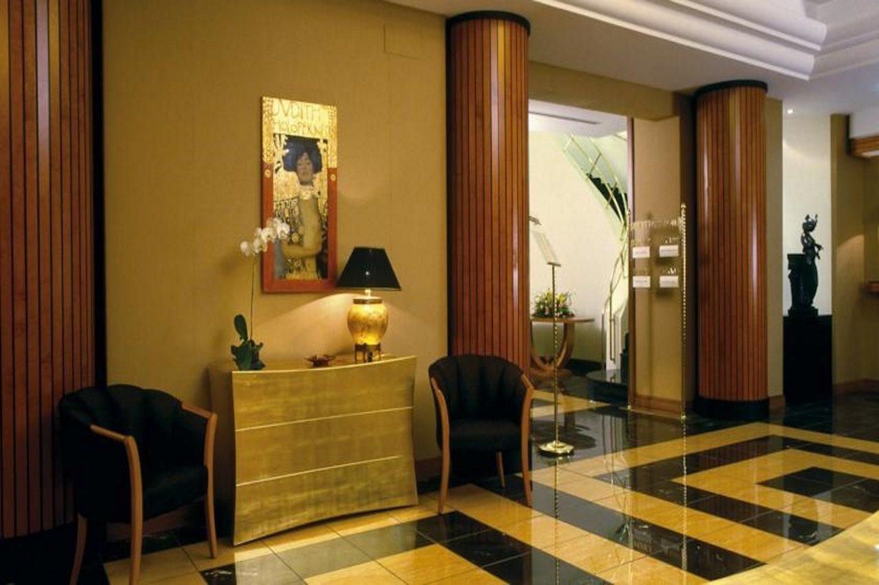 Ramada By Wyndham Neapel